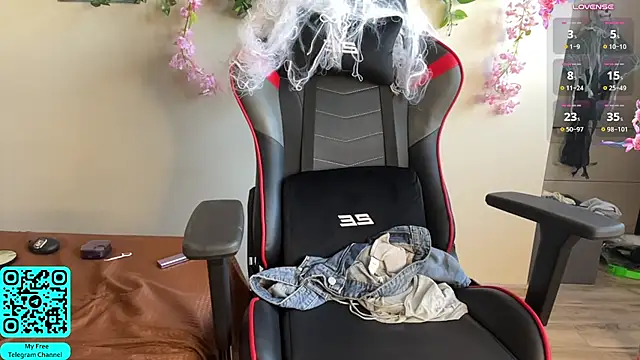 MadalynNosel - fuck pussy with fingers