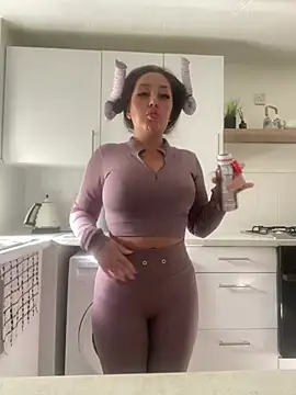Magical_mia - SHOW BUSH