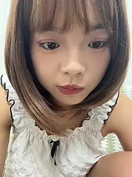 Youbaby-Love - 哥哥用精油帮我揉胸