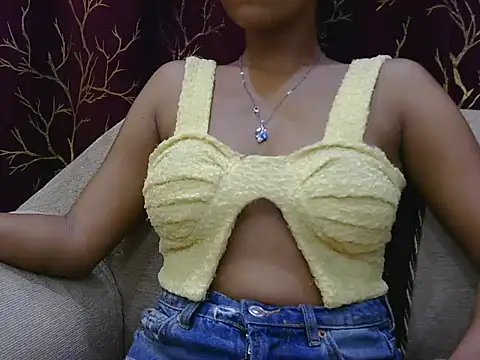 Hot_avika