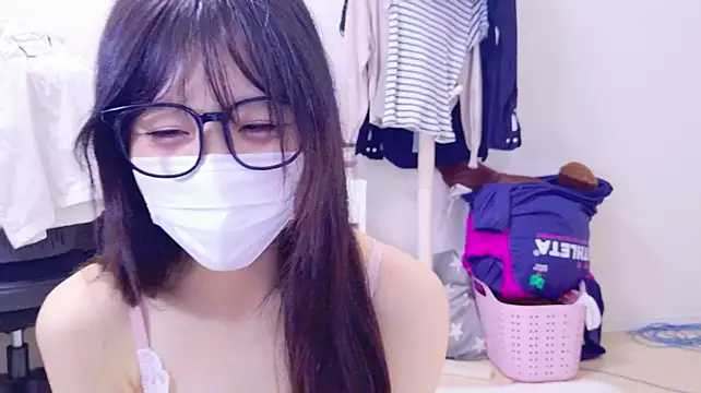 Sakura_Hruno0328 - スカート脱いで、ぴんくのあれパンツの上に当ててみます、、、