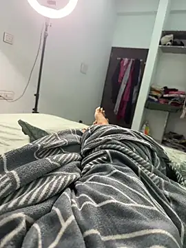 Miss_kanika76 - Oil show ass