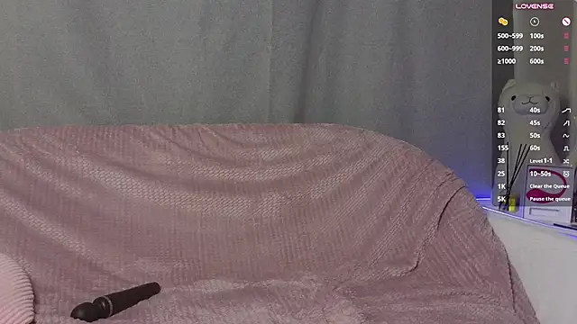 Kelly_whitee - touch myself under panties