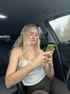Devill_Angel_ - Top off, nipples toy 😈