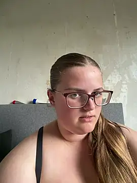 CurvyPaar2 - Beine zeigen & 1 Video