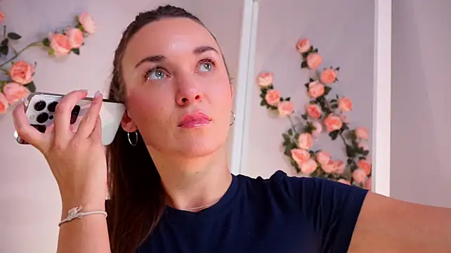 YayMaya - naked oil show
