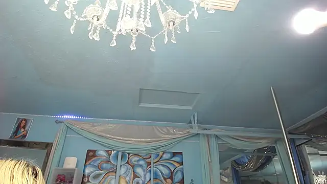 ADRIANNA_FOX - show tits