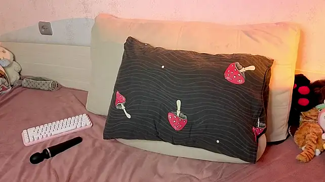 AngelaMoorre - pussy photo+toy control 4 min