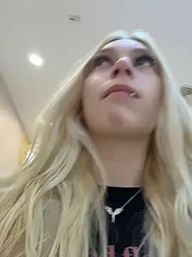 AngelinaTous - I'll show my ass + spank 5 times🍑