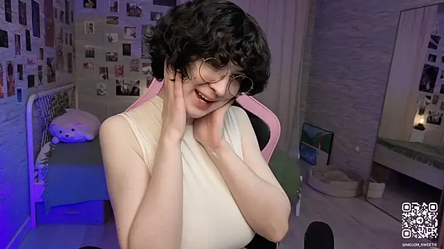 MilkyLily - Show DAT ASS