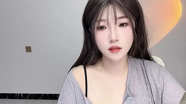 Lucy_8858 - 换衣服~