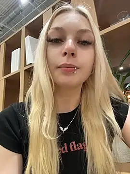 AngelinaTous - I'll show my ass + spank 5 times🍑
