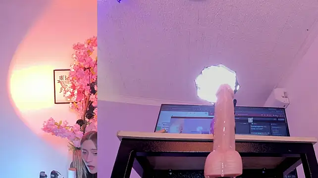 Siouxsie_cenobite - (∩^o^)⊃━☆ Naked + squirt (2 min control)