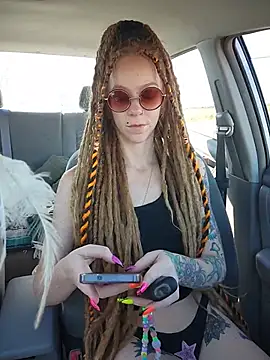LucidLucy - Panties off & shake some booty