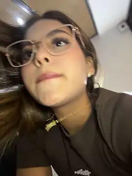 Valeria-escobar - DOMI INSIDE + SPIT PUSSY IN THE OFFICE