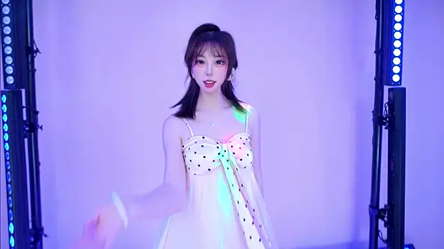 Luckybaby-001 - 周末冲冲冲~~~（都吃上水果吧）