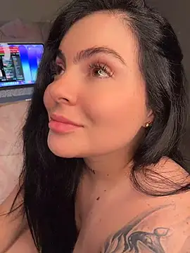 MaiahDolls - showw ass