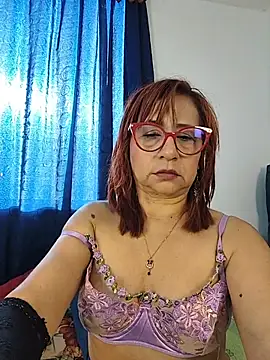 EmmilyChevalier70 - oiled ass and clapping