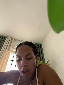 Julixxx22 - twerking NAKED