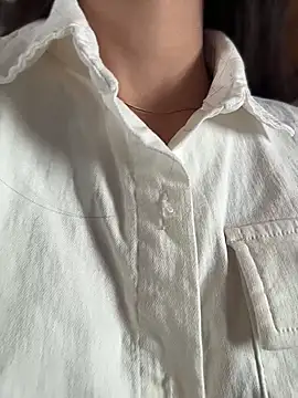 Zoy_cute - Show tits + suck nipple 🍒