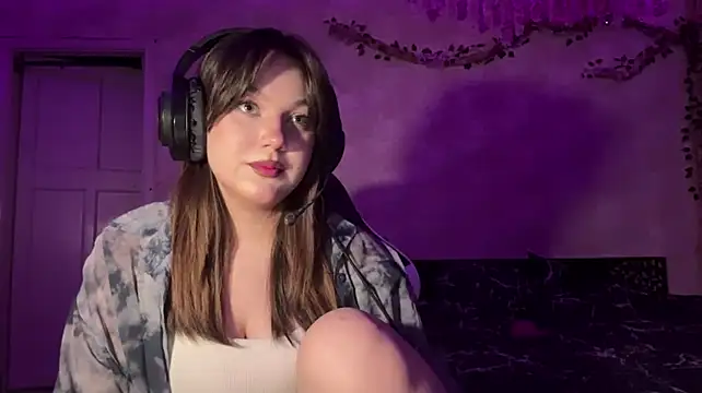 ArgeliaDuthie - Tease me with those shoulders