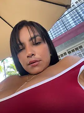 Sara-Vegaa - TITS OUT MAKE THEM BOUNCE IN PUBLIC