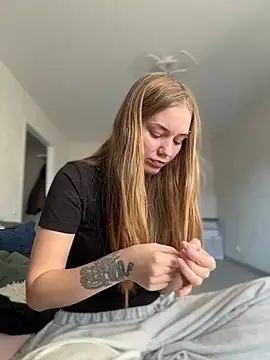 MilaMoone - Hand my beautiful bra! Squeeze🍒