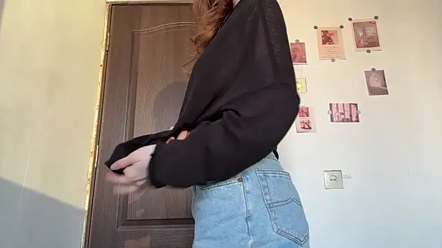 RolandeRohrs - Touch my big butt closer🍑