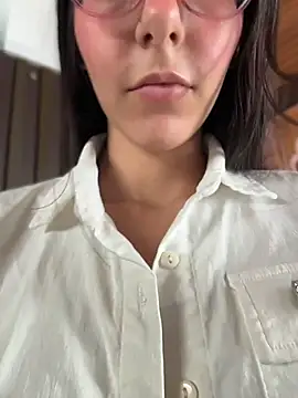 Zoy_cute - Show tits + suck nipple 🍒