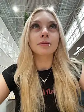 AngelinaTous - I'll show my ass + spank 5 times🍑