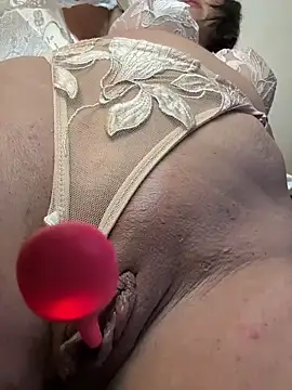 Hotmomcheckk_ - DEEP VIBES=HAPPY WET KITTY!🥹🥰