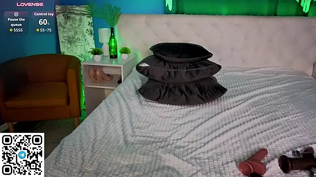 Anna_Coolidge - gentle massage boobs