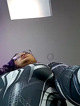 Liily_Foxxy - FINGERS BOTH PUSSY WHILE KISSING🥵😈🖖