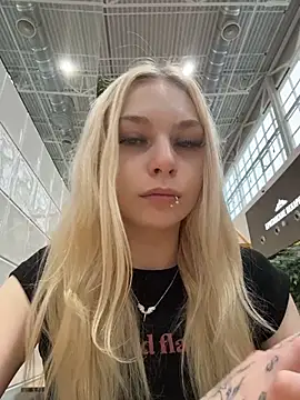 AngelinaTous - I'll show my ass + spank 5 times🍑