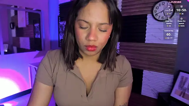ZaraBlazze1 - Fuck me with your tits. 🍆
