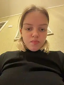 AshleyMur - play with nipple piercings