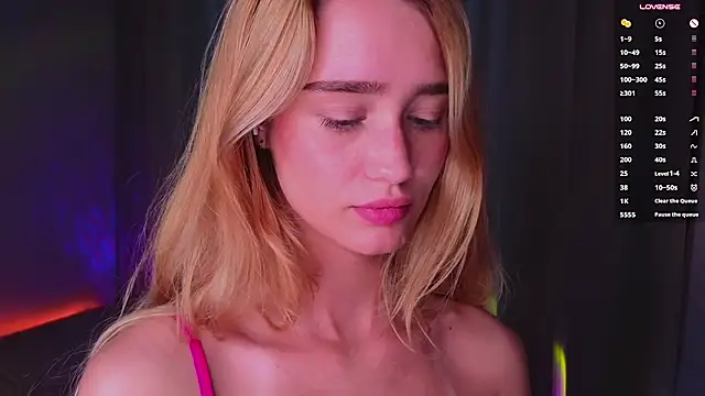 AliviaWithLove - Take off my shorts <3