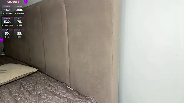 AnalEmilly - doggy and slap my ass