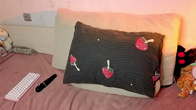 AngelaMoorre - pussy photo+toy control 4 min