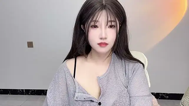 Lucy_8858 - 换衣服~