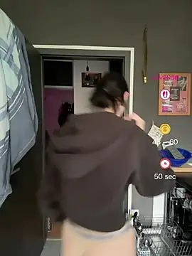 Adrixnx22 - Anal Plug+ König bekommt 20 min Viedeo😈