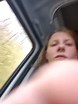 Carriemausi - Nippel in die Kamera 🍆