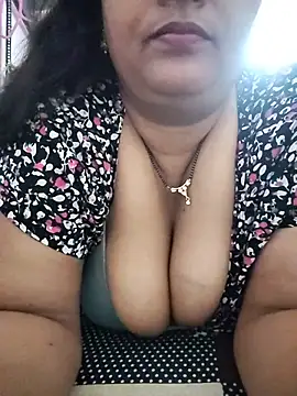 Hot_Aunty_44 - Boobs