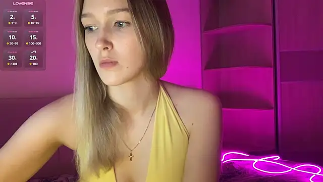 HelaScott - TOPLESS FOR 3 MIN