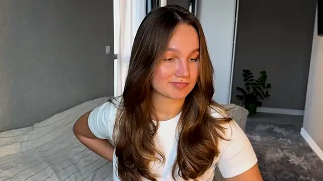 Secretnaya_girl - ook at me from below