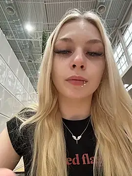 AngelinaTous - I'll show my ass + spank 5 times🍑