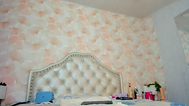 ZoeTaylorl - flash tits + oil