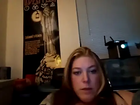 BettyandGold - Fuck my pillow