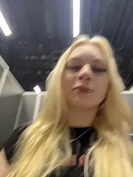 AngelinaTous - I'll show my ass + spank 5 times🍑