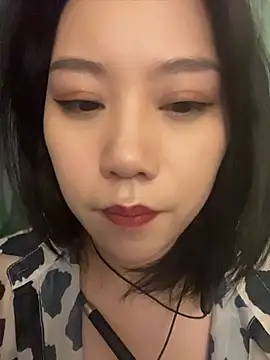 Eliza-E - 全裸5分钟